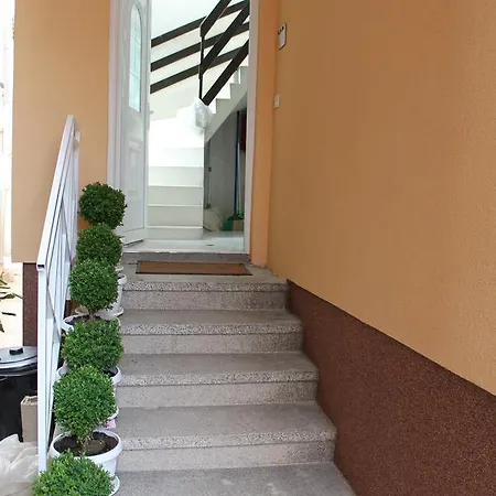 Royal Family Apartment *